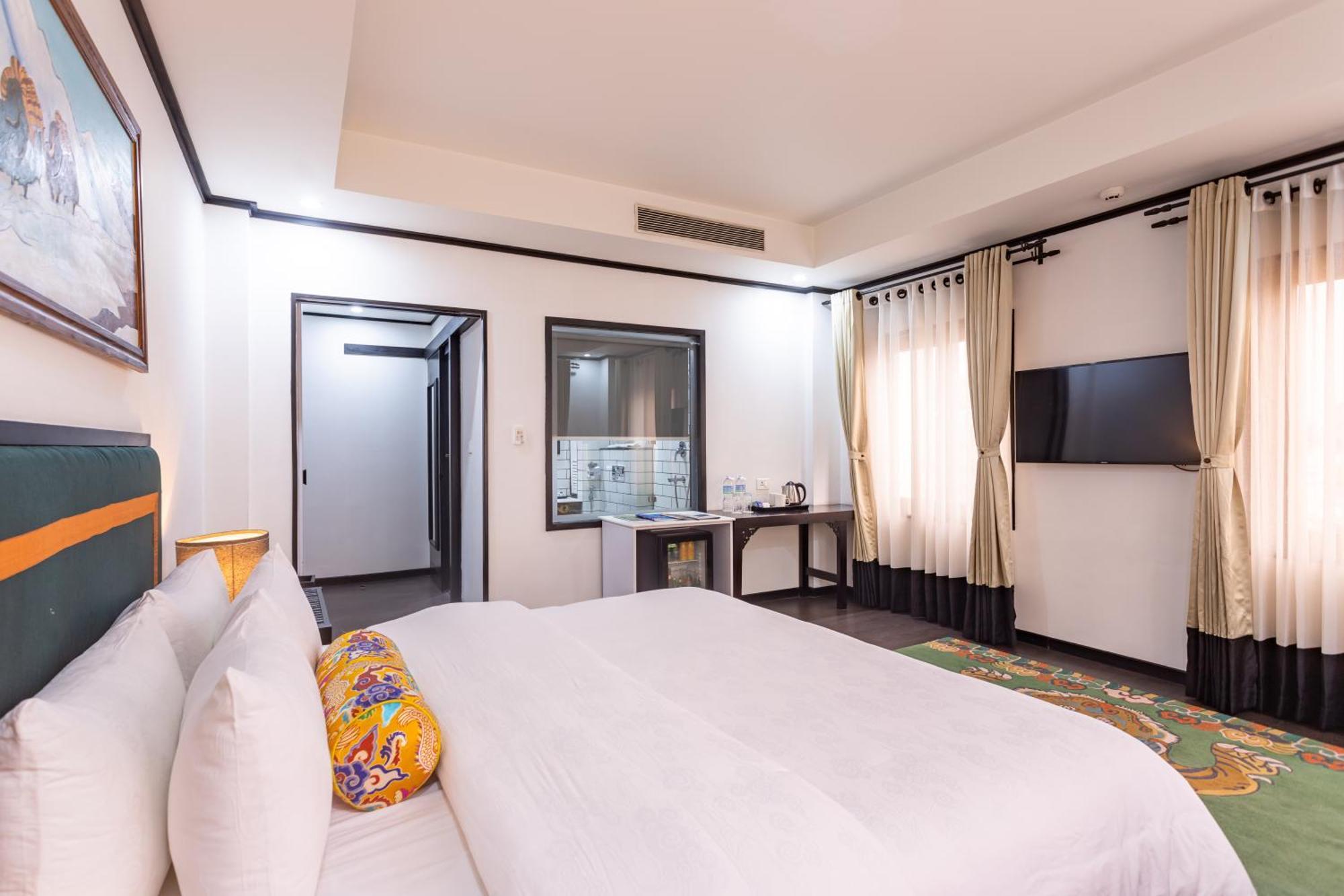 Hotel Lo Mustang Kathmandu Exterior photo